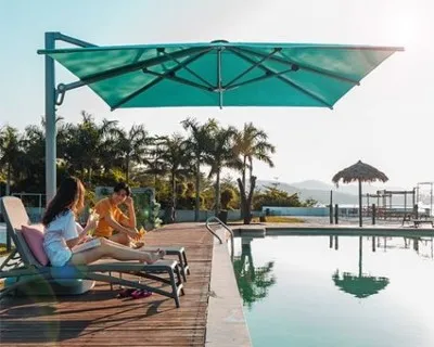 Teras terbuka payung dengan Cantilever dan engkol